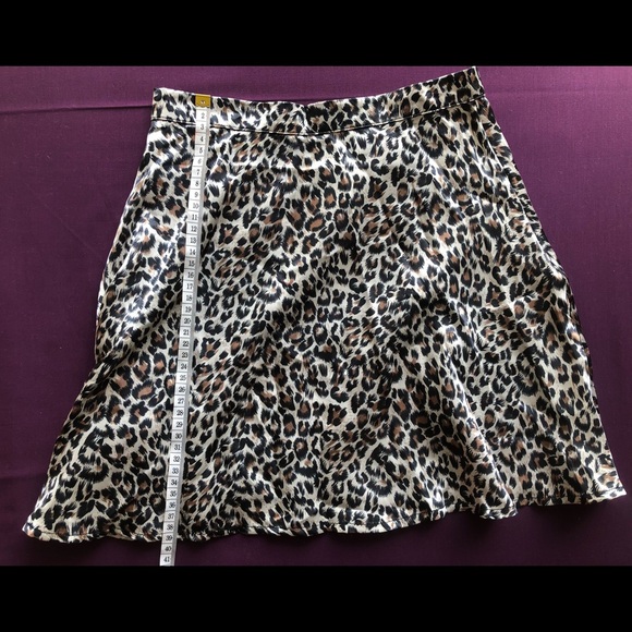 Princess Polly satin leopard mini skirt - Picture 3 of 4
